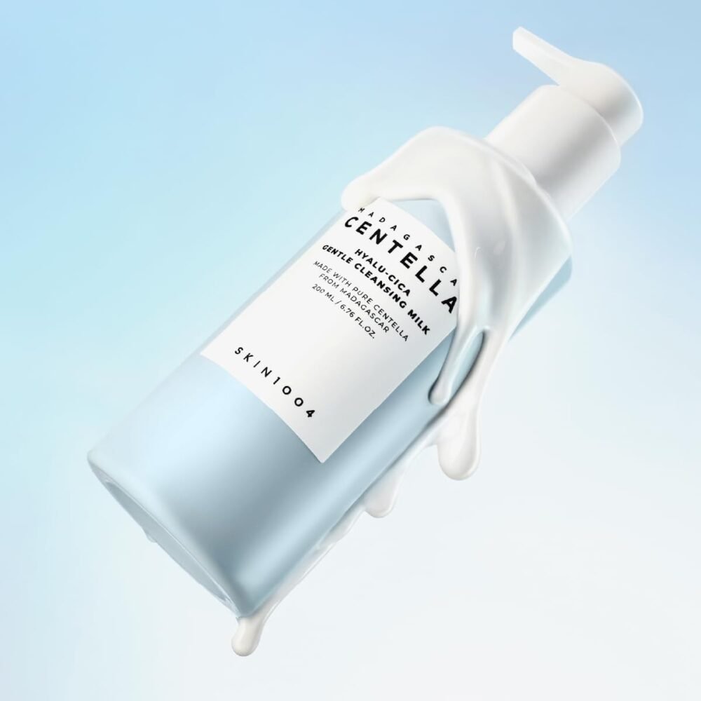 Skin1004 Madagascar Centella Hyalu-Cica Gentle Cleansing Milk (200ml)